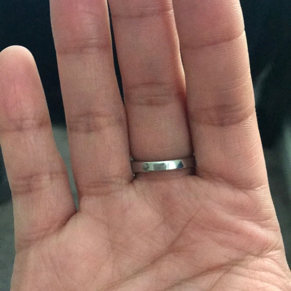 Express Bow Tie Bling Ring - Picture 7 of 7